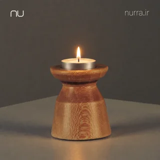 جاشمعی چوبی سو با شمع روشن، محصول دست‌ساز نورا